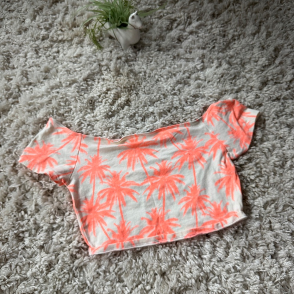 Stylish Charlotte Russe Coral White palm tree, vacation, beach vibes women’s cro - Picture 3 of 5